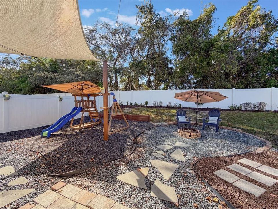 For Sale: $399,900 (3 beds, 2 baths, 2085 Square Feet)