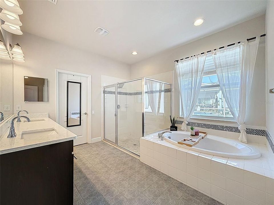 For Sale: $399,900 (3 beds, 2 baths, 2085 Square Feet)