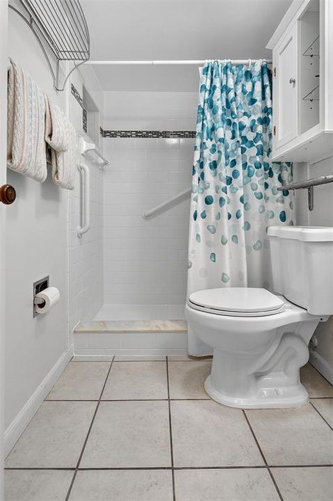 For Sale: $349,900 (1 beds, 1 baths, 636 Square Feet)