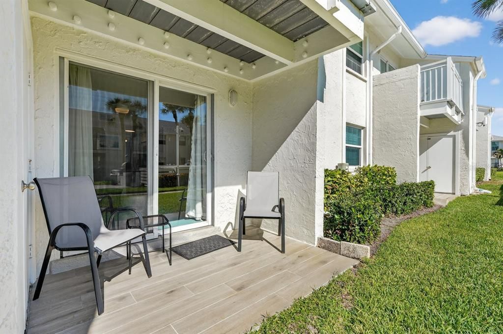 For Sale: $349,900 (1 beds, 1 baths, 636 Square Feet)