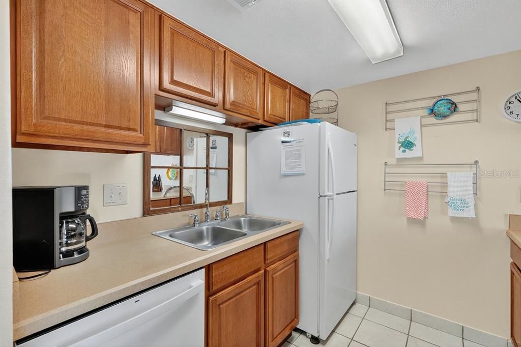 For Sale: $349,900 (1 beds, 1 baths, 636 Square Feet)