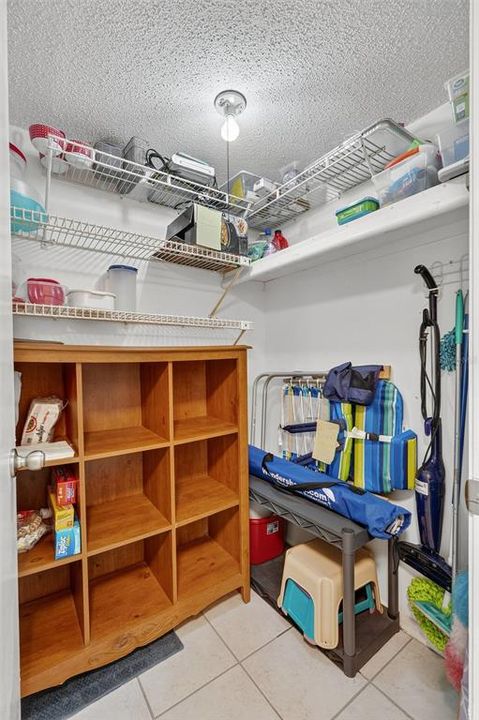 For Sale: $349,900 (1 beds, 1 baths, 636 Square Feet)