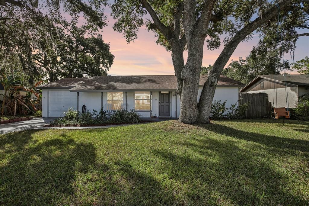 На продажу: $399,900 (4 спален, 2 ванн, 1495 Квадратных фут)