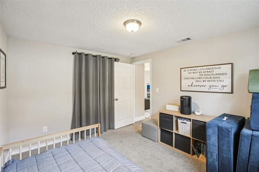 На продажу: $399,900 (4 спален, 2 ванн, 1495 Квадратных фут)