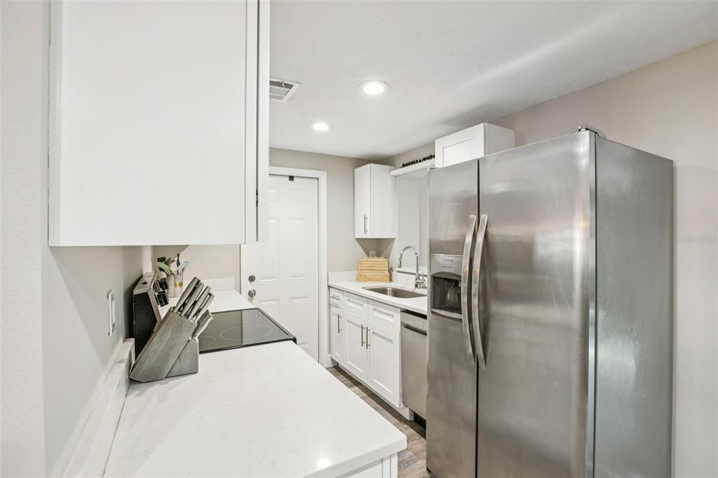 На продажу: $399,900 (4 спален, 2 ванн, 1495 Квадратных фут)