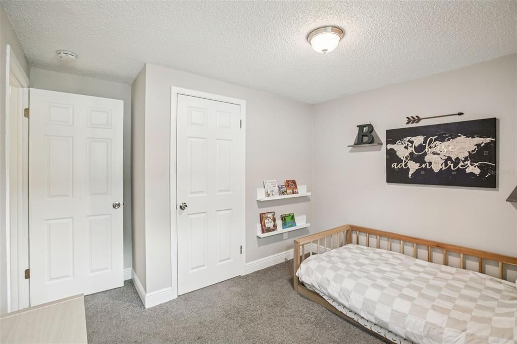 На продажу: $399,900 (4 спален, 2 ванн, 1495 Квадратных фут)