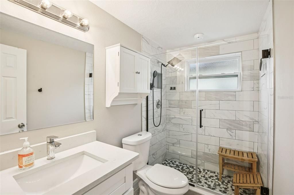 На продажу: $399,900 (4 спален, 2 ванн, 1495 Квадратных фут)