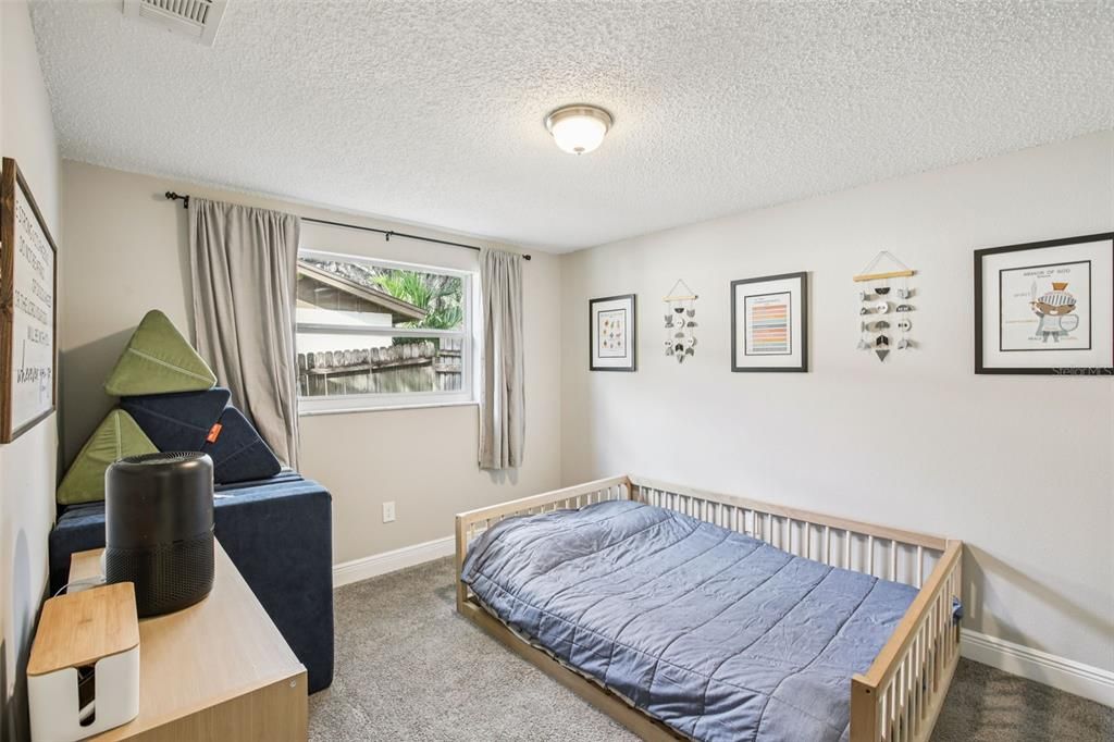 На продажу: $399,900 (4 спален, 2 ванн, 1495 Квадратных фут)