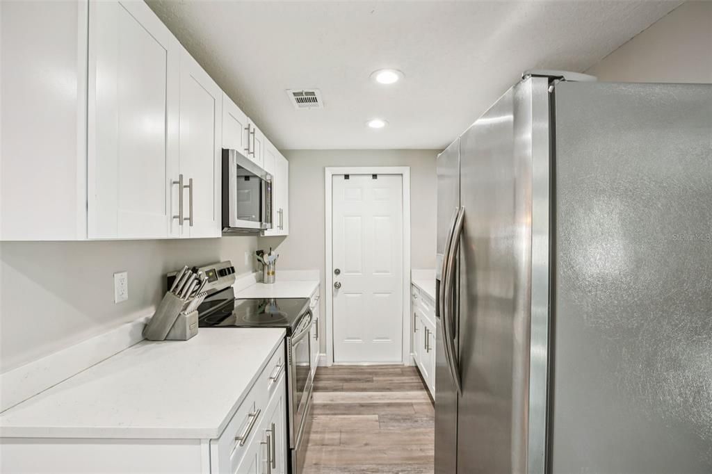 На продажу: $399,900 (4 спален, 2 ванн, 1495 Квадратных фут)