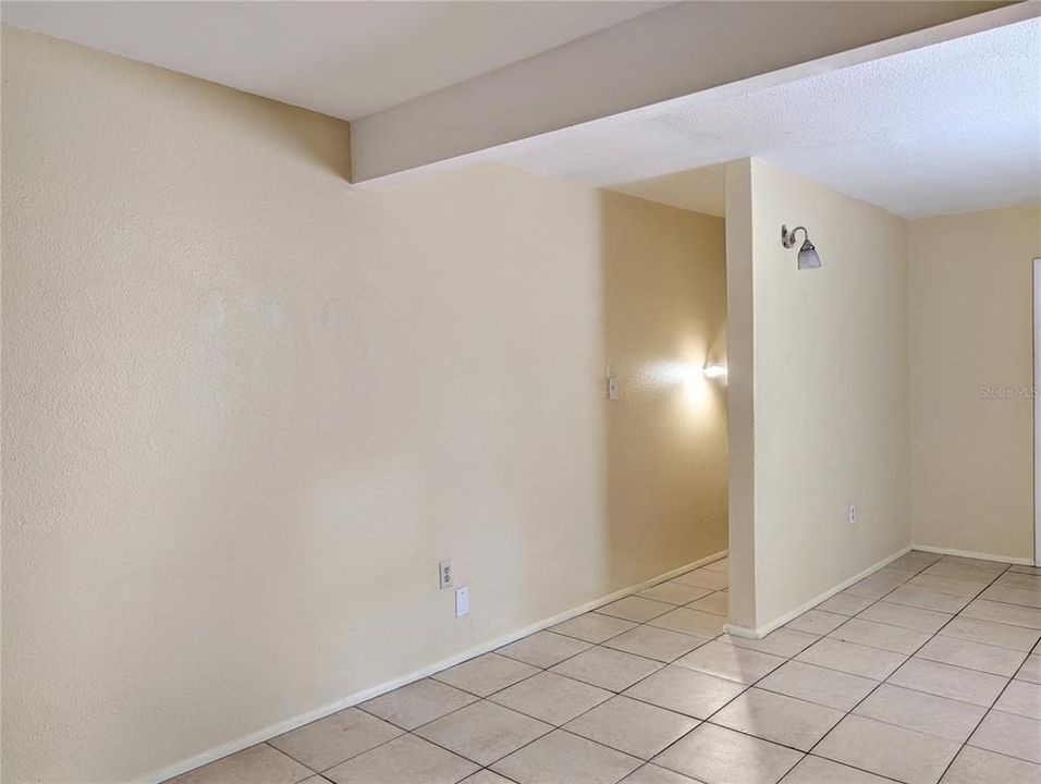 出租: $1,425 (1 贝兹, 2 浴室, 725 平方英尺)