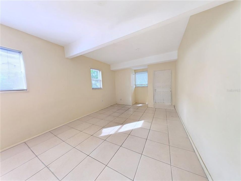 出租: $1,425 (1 贝兹, 2 浴室, 725 平方英尺)