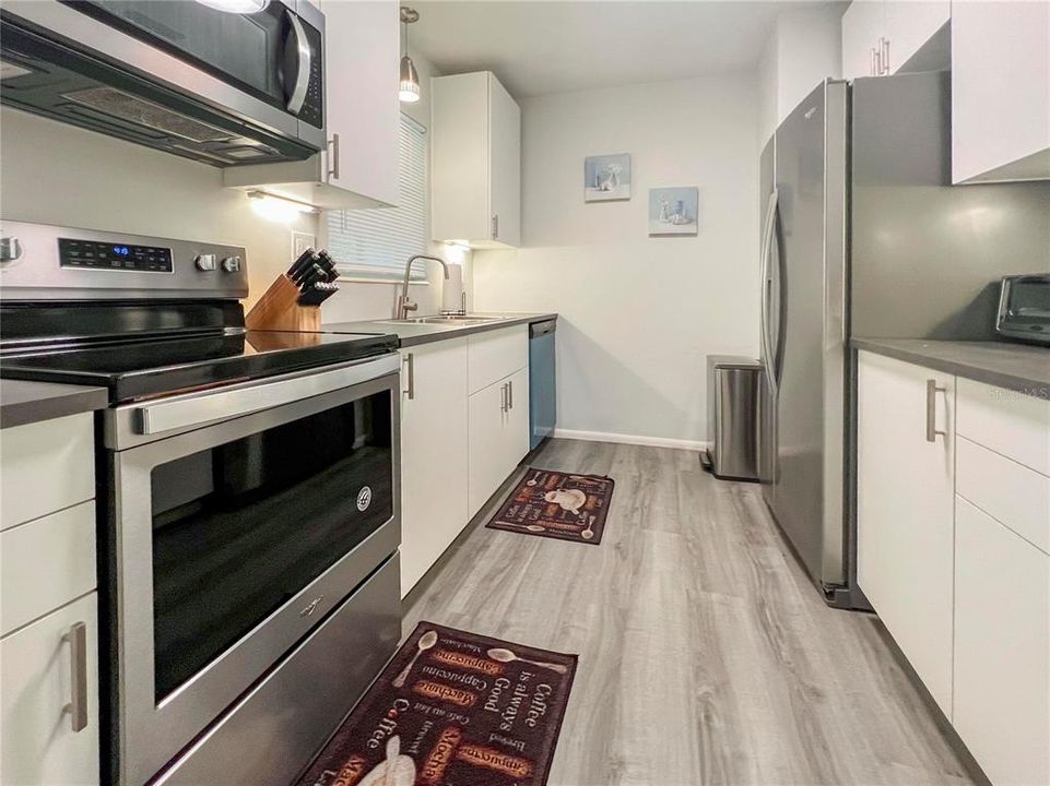 For Rent: $1,995 (2 beds, 2 baths, 1212 Square Feet)