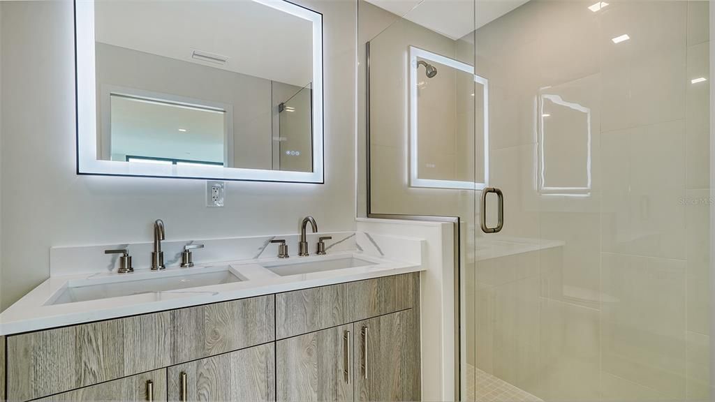 На продажу: $799,500 (2 спален, 2 ванн, 1006 Квадратных фут)