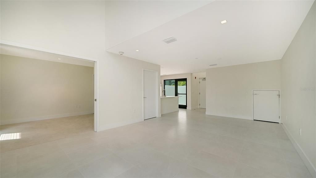 На продажу: $799,500 (2 спален, 2 ванн, 1006 Квадратных фут)