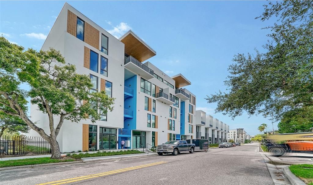 На продажу: $799,500 (2 спален, 2 ванн, 1006 Квадратных фут)