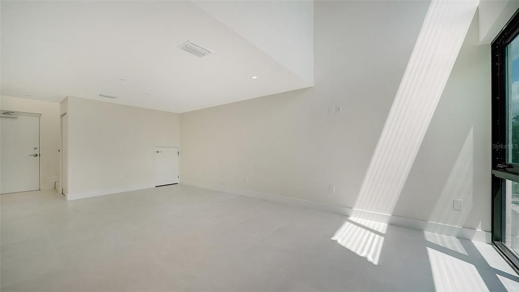 На продажу: $799,500 (2 спален, 2 ванн, 1006 Квадратных фут)