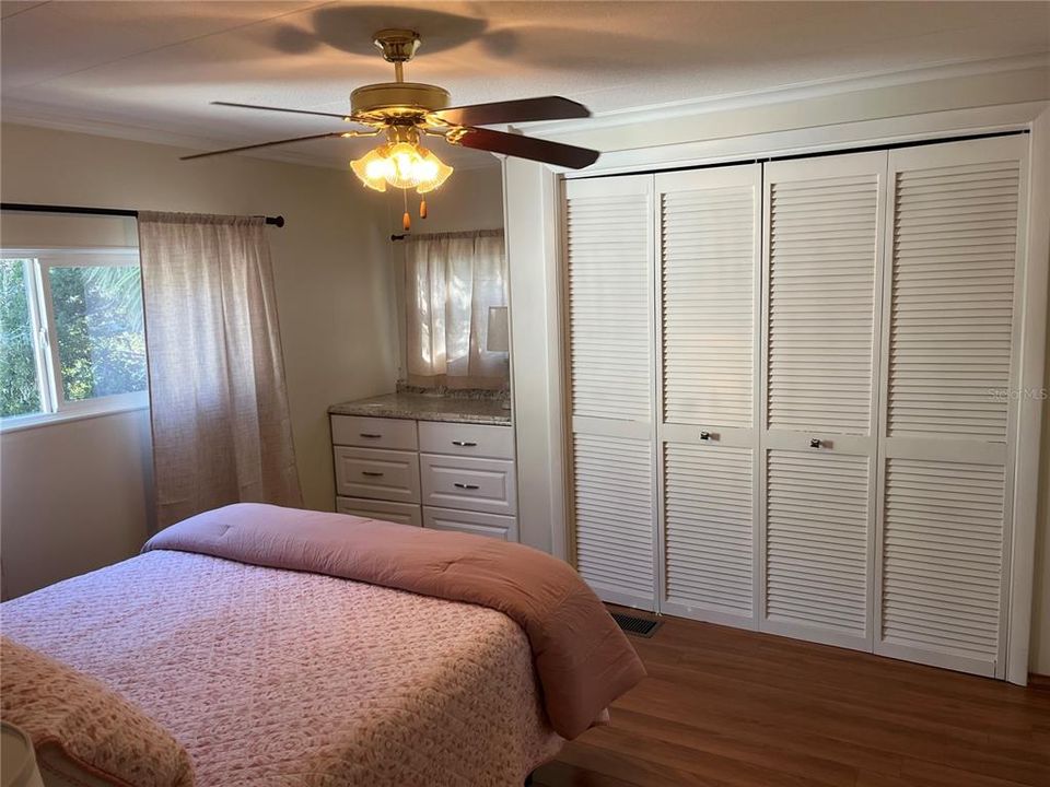 待售: $185,000 (2 贝兹, 2 浴室, 1532 平方英尺)