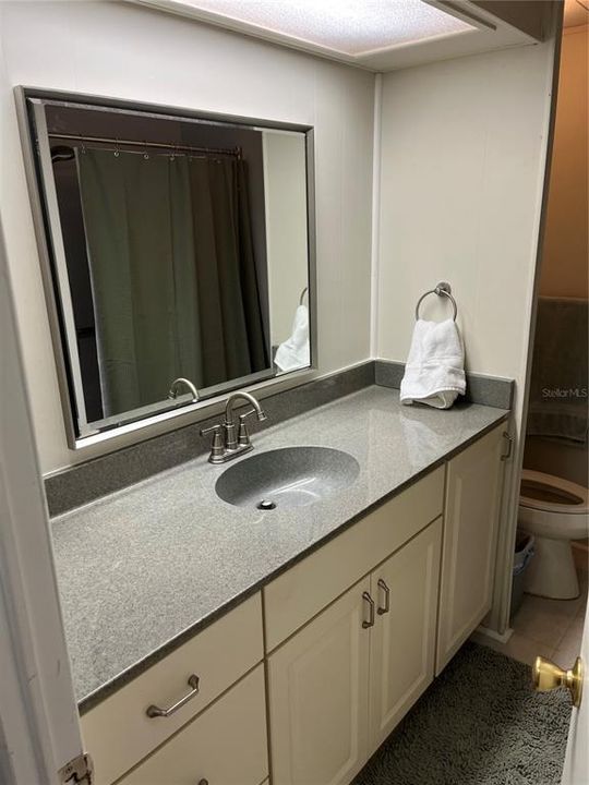 待售: $185,000 (2 贝兹, 2 浴室, 1532 平方英尺)