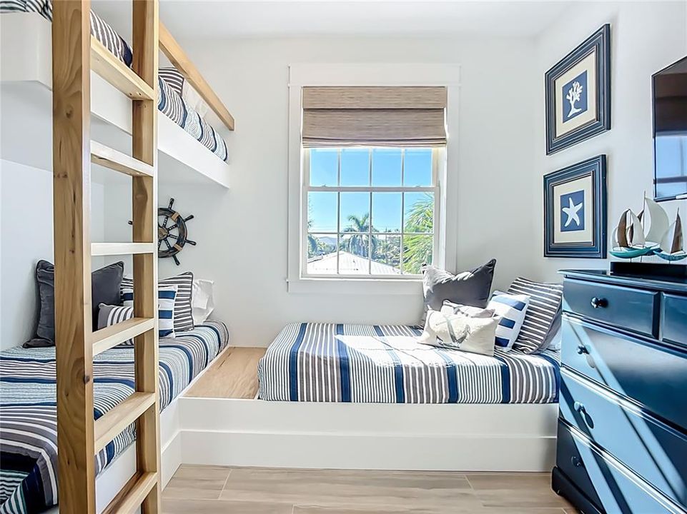 For Sale: $3,395,000 (4 beds, 3 baths, 2690 Square Feet)