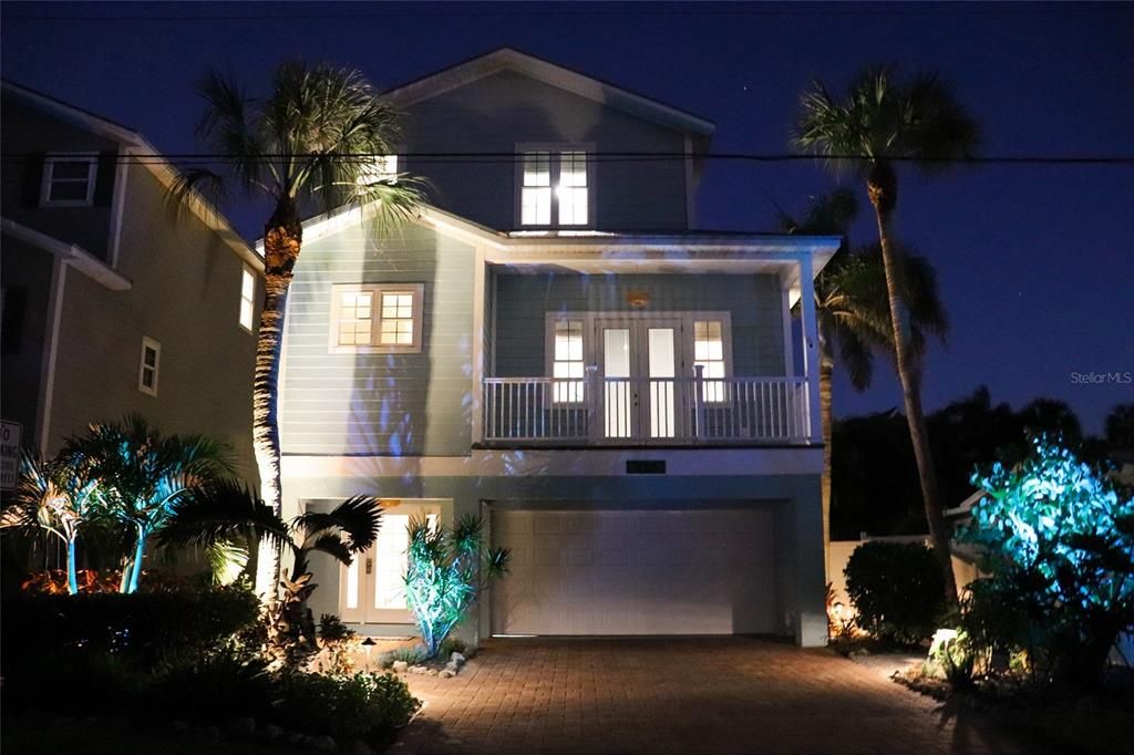 For Sale: $3,395,000 (4 beds, 3 baths, 2690 Square Feet)