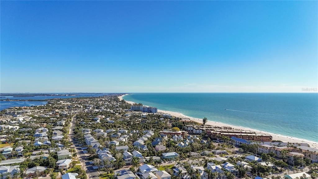 For Sale: $3,395,000 (4 beds, 3 baths, 2690 Square Feet)