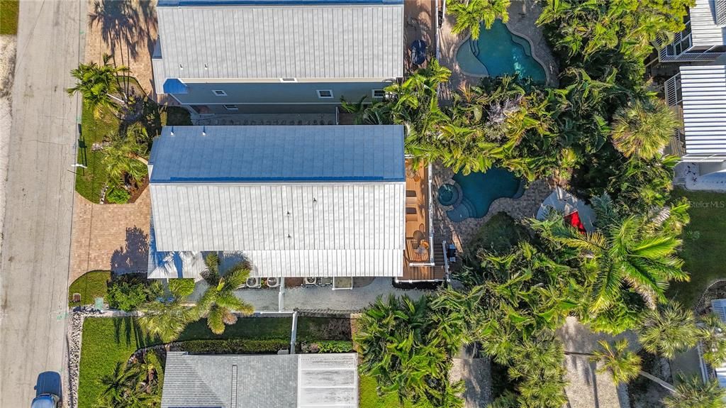 For Sale: $3,395,000 (4 beds, 3 baths, 2690 Square Feet)