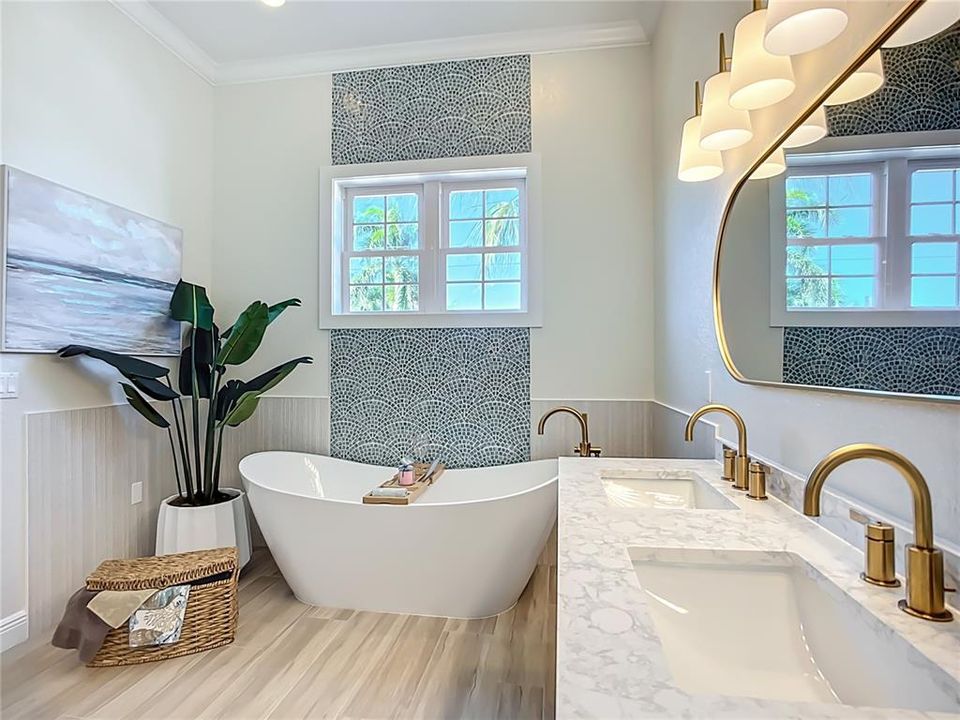 For Sale: $3,395,000 (4 beds, 3 baths, 2690 Square Feet)