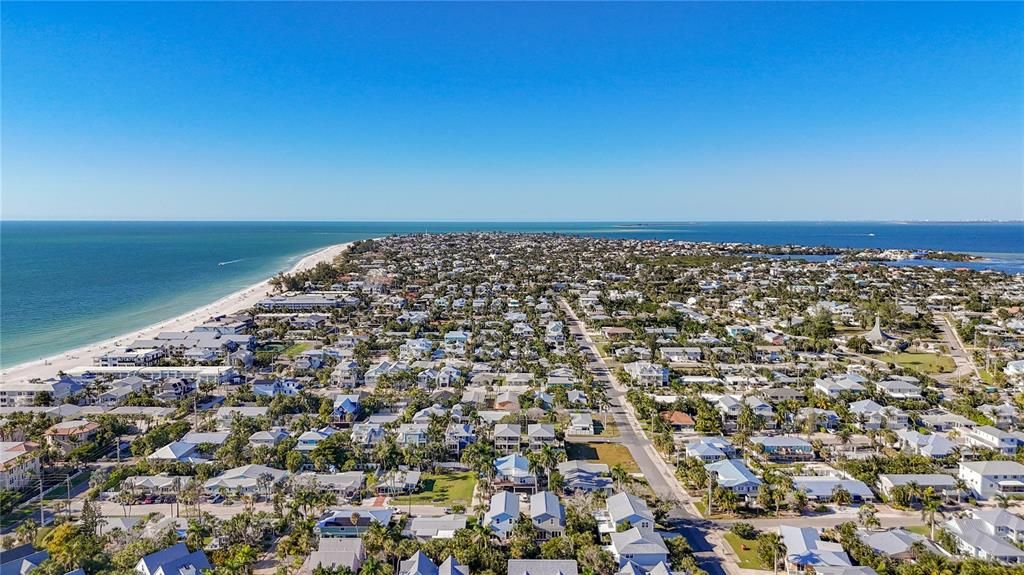 For Sale: $3,395,000 (4 beds, 3 baths, 2690 Square Feet)