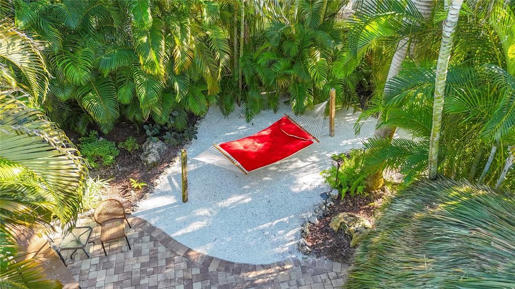 For Sale: $3,395,000 (4 beds, 3 baths, 2690 Square Feet)