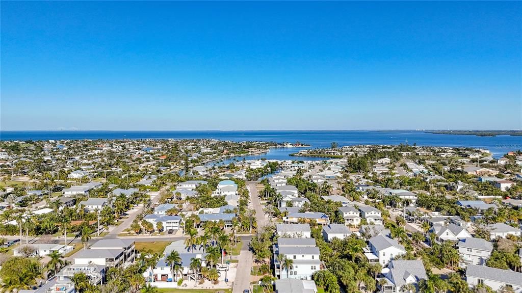 For Sale: $3,395,000 (4 beds, 3 baths, 2690 Square Feet)