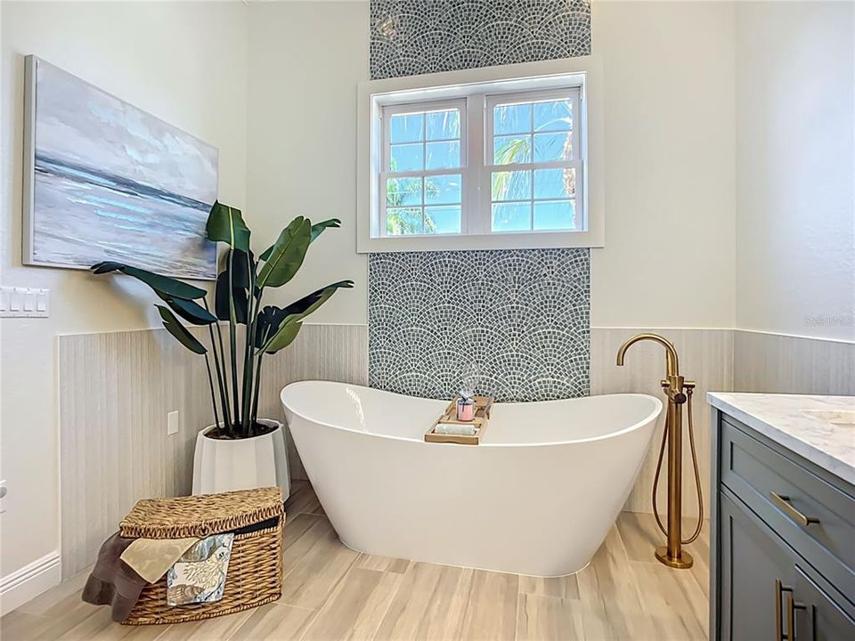 For Sale: $3,395,000 (4 beds, 3 baths, 2690 Square Feet)