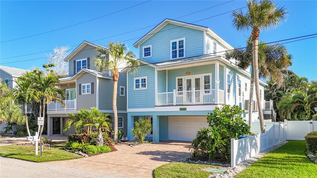 For Sale: $3,395,000 (4 beds, 3 baths, 2690 Square Feet)