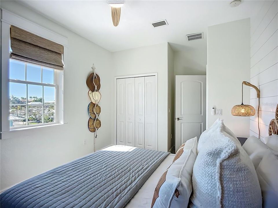 For Sale: $3,395,000 (4 beds, 3 baths, 2690 Square Feet)