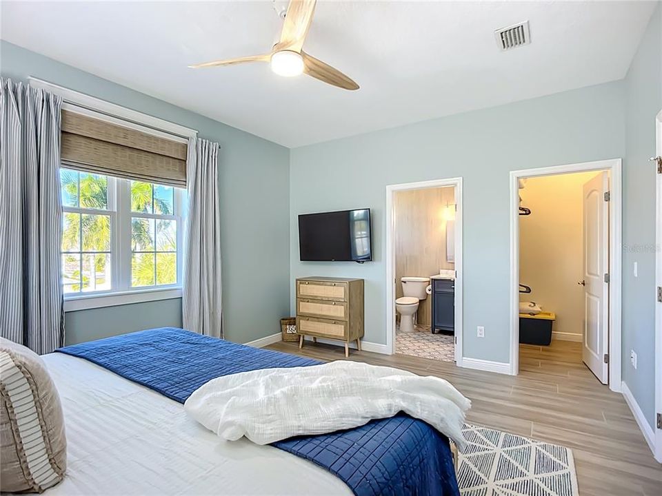 For Sale: $3,395,000 (4 beds, 3 baths, 2690 Square Feet)