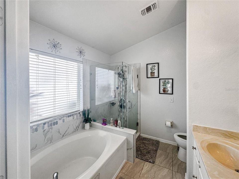 Active With Contract: $335,000 (3 beds, 2 baths, 1604 Square Feet)