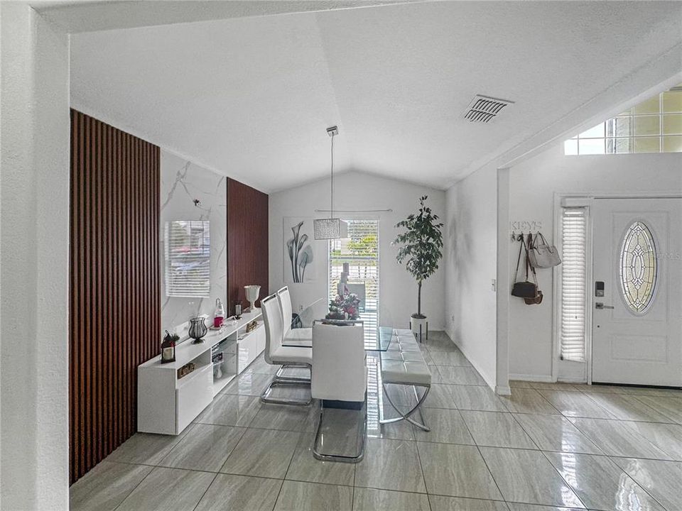 Active With Contract: $335,000 (3 beds, 2 baths, 1604 Square Feet)