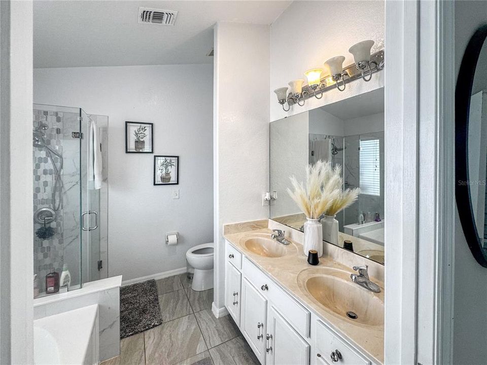 Active With Contract: $335,000 (3 beds, 2 baths, 1604 Square Feet)