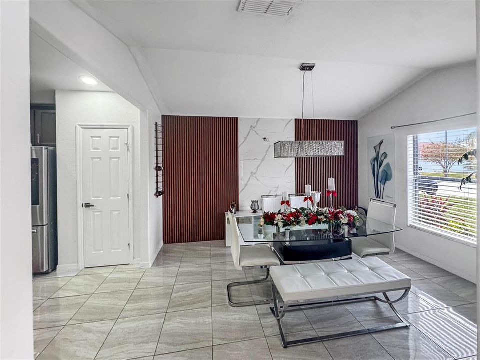 Active With Contract: $335,000 (3 beds, 2 baths, 1604 Square Feet)