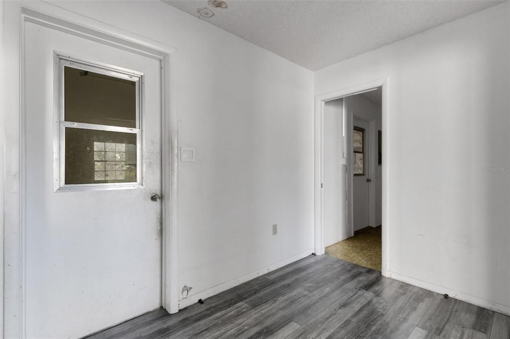 En Venta: $399,900 (3 camas, 2 baños, 2562 Pies cuadrados)