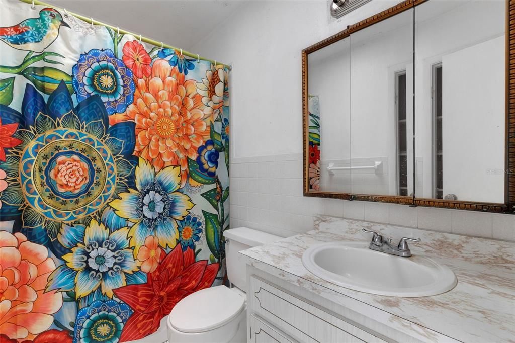 En Venta: $399,900 (3 camas, 2 baños, 2562 Pies cuadrados)