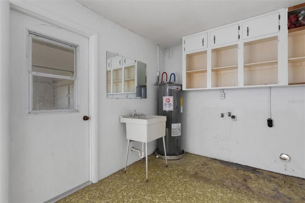 En Venta: $399,900 (3 camas, 2 baños, 2562 Pies cuadrados)