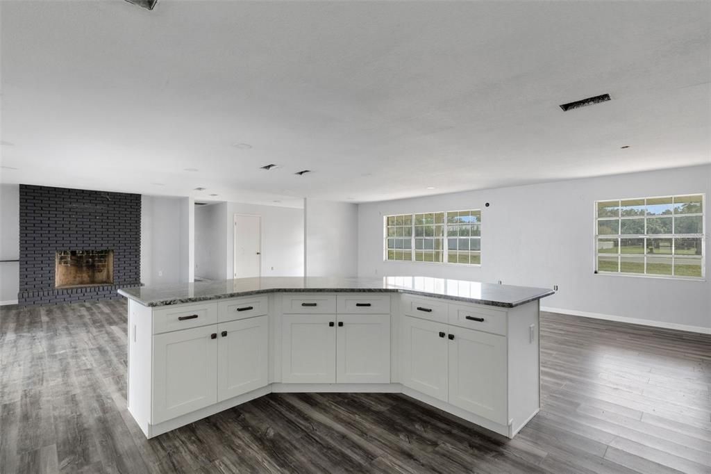 En Venta: $399,900 (3 camas, 2 baños, 2562 Pies cuadrados)