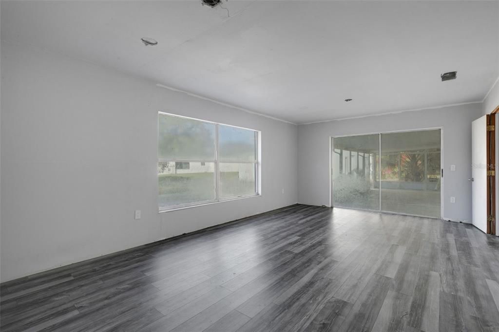 En Venta: $399,900 (3 camas, 2 baños, 2562 Pies cuadrados)