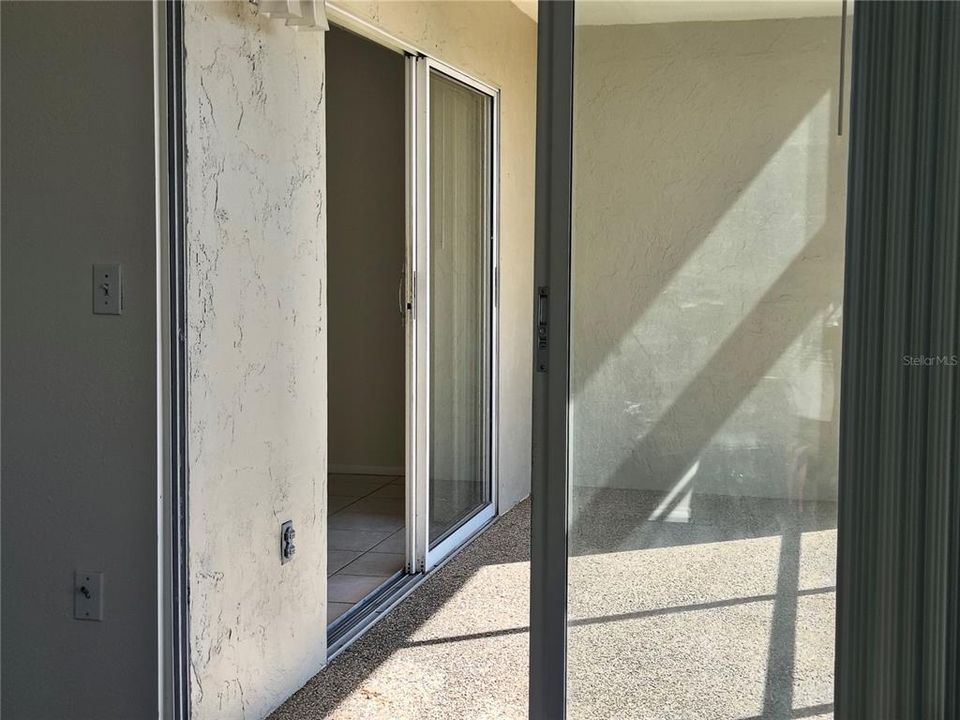 For Sale: $149,900 (2 beds, 1 baths, 839 Square Feet)