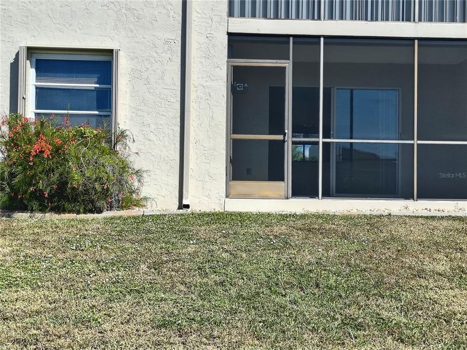 For Sale: $149,900 (2 beds, 1 baths, 839 Square Feet)