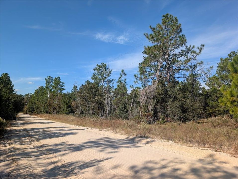 待售: $39,900 (2.35 acres)