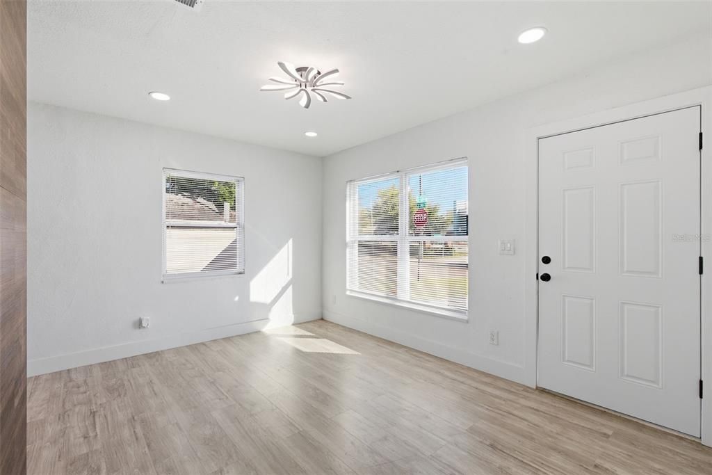 For Sale: $340,000 (3 beds, 2 baths, 1070 Square Feet)