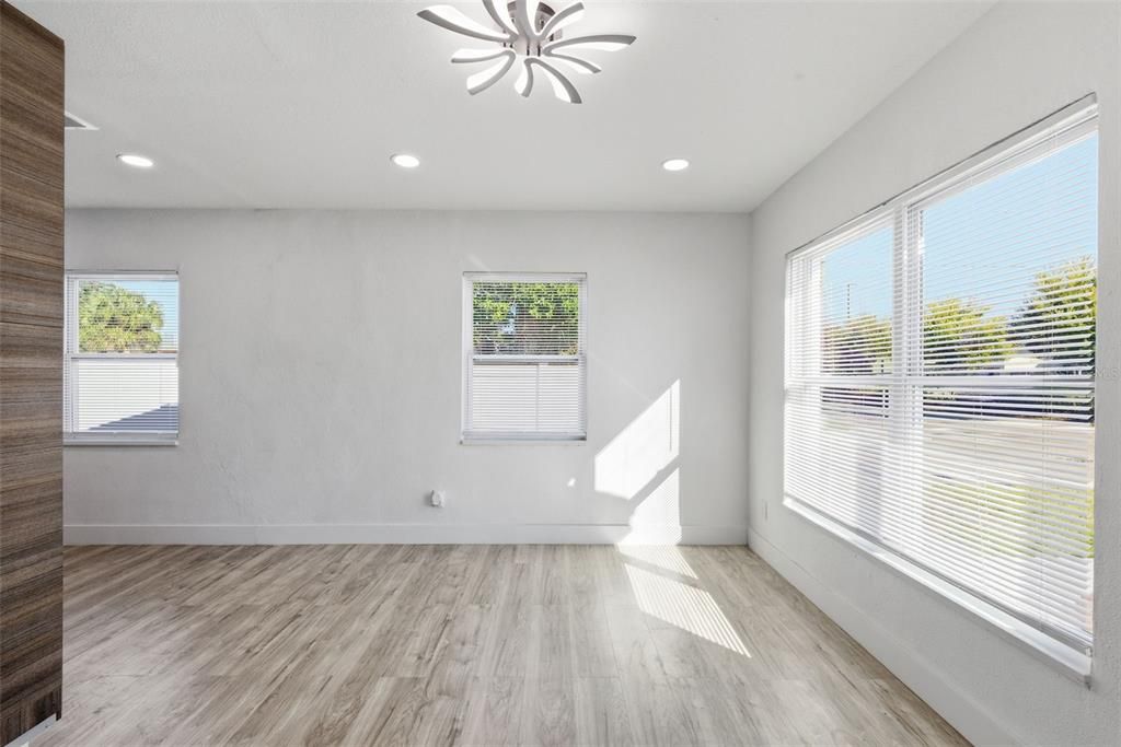 For Sale: $340,000 (3 beds, 2 baths, 1070 Square Feet)