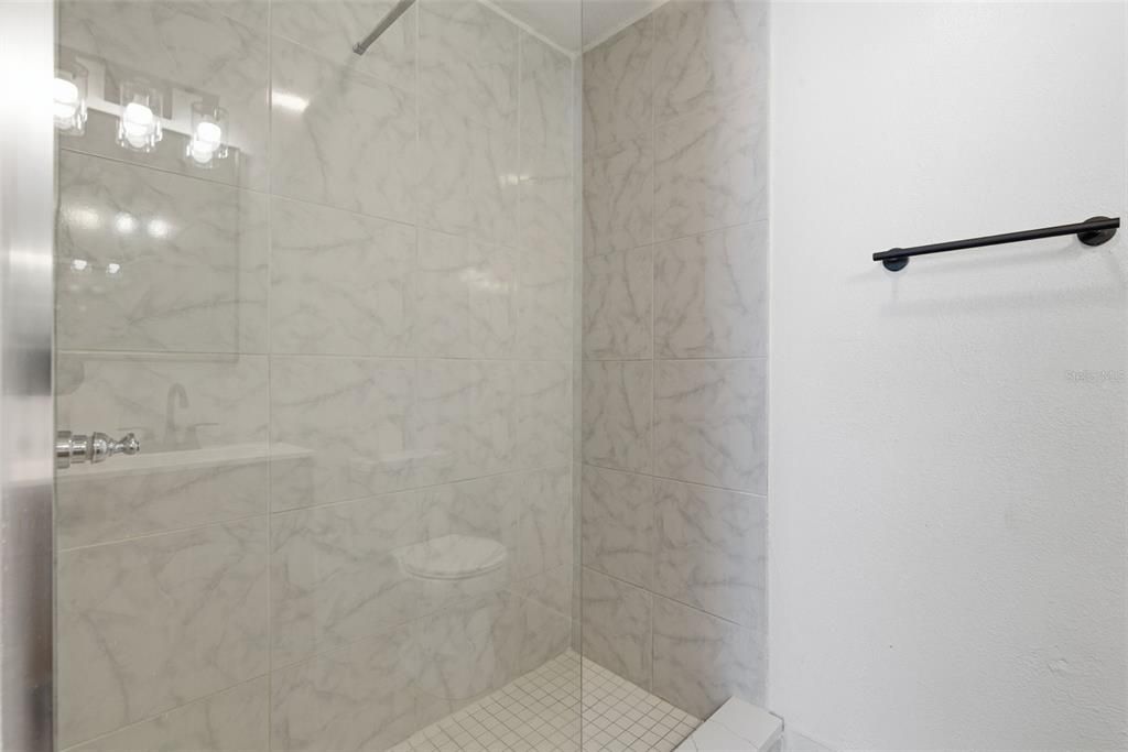 For Sale: $340,000 (3 beds, 2 baths, 1070 Square Feet)