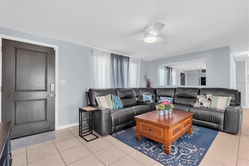 Active With Contract: $360,000 (3 beds, 1 baths, 940 Square Feet)